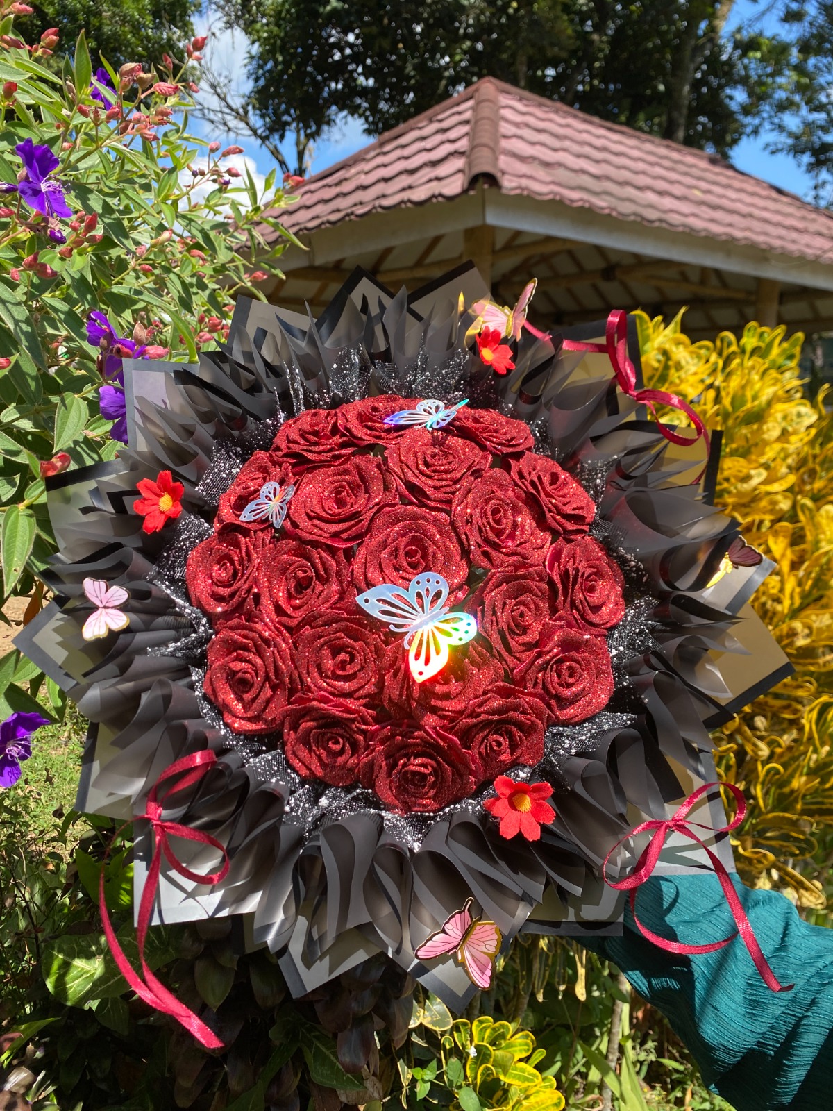 Bucket Bunga Pita Satin